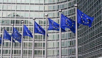 14次提到中国！欧盟主席当众暗示美国，中方是欧盟最后“底牌”