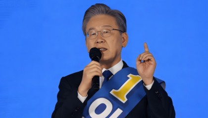 重要证人突然自杀身亡！李在明不得不承认，他果然还是小瞧了尹锡悦夫妇，又被他们逃过一劫？