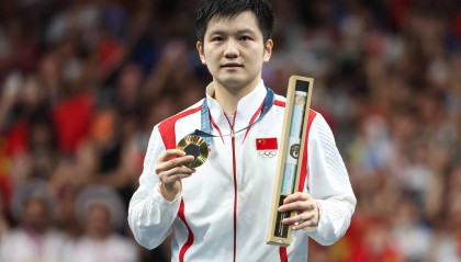 沪队主帅揭秘樊振东巴黎夺冠幕后：上海队为他做奥运保障工作