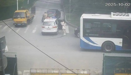 “我肯定要闯红灯的！”事发上海街头，民警紧急上报……