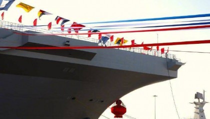 中国海军076两栖攻击舰首舰在上海下水，命名为四川舰