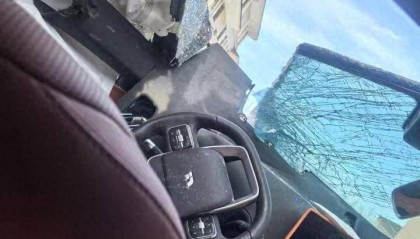 两个安全气囊都没弹开？男子驾“理想”追尾铲雪车，颅骨骨折当场昏迷