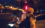 公职人员下班兼职送外卖，本职工作考核到位就行