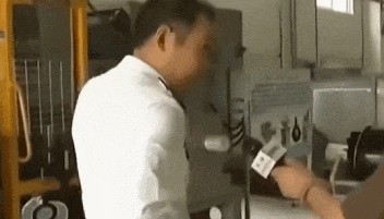 美国成了笑话：歼-35成人类首款电磁弹射五代机，美军在干啥？