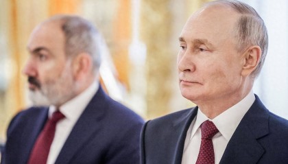 普京与亚美尼亚总理通话，讨论亚阿关系及俄美接触