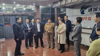 诸城市政协农业组到诸城外贸有限责任公司视察调研