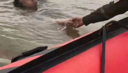 230斤重小伙酒后落水，漂浮7小时终获救……