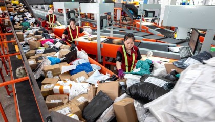 国家邮政局：我国农村地区收投快件量十年来增长超10倍