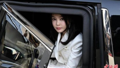 一条项链、一双鞋、三只包，金建希收受名牌奢品遭查扣