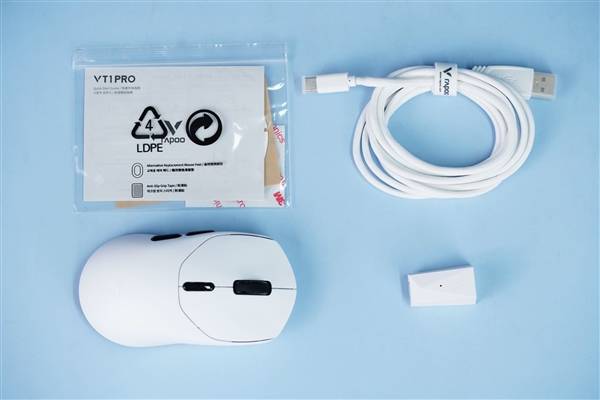 原相3398传感器、180小时续航 雷柏VT1 PRO鼠标图赏