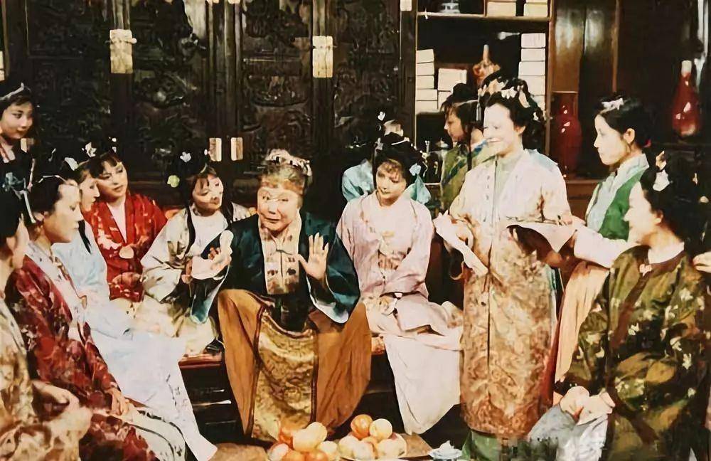 盘点贾府的收入来源，地租并不是主要来源，难怪贾府后期入不敷出