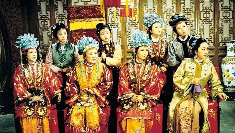 盘点贾府的收入来源，地租并不是主要来源，难怪贾府后期入不敷出