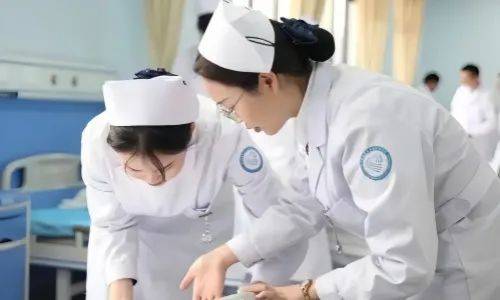 护士事业单位考试看什么书？快码住！