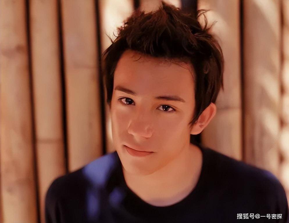 港星张致恒夫妻没钱交租被赶！要养4儿子1外佣，妻子无力再撑直言再见