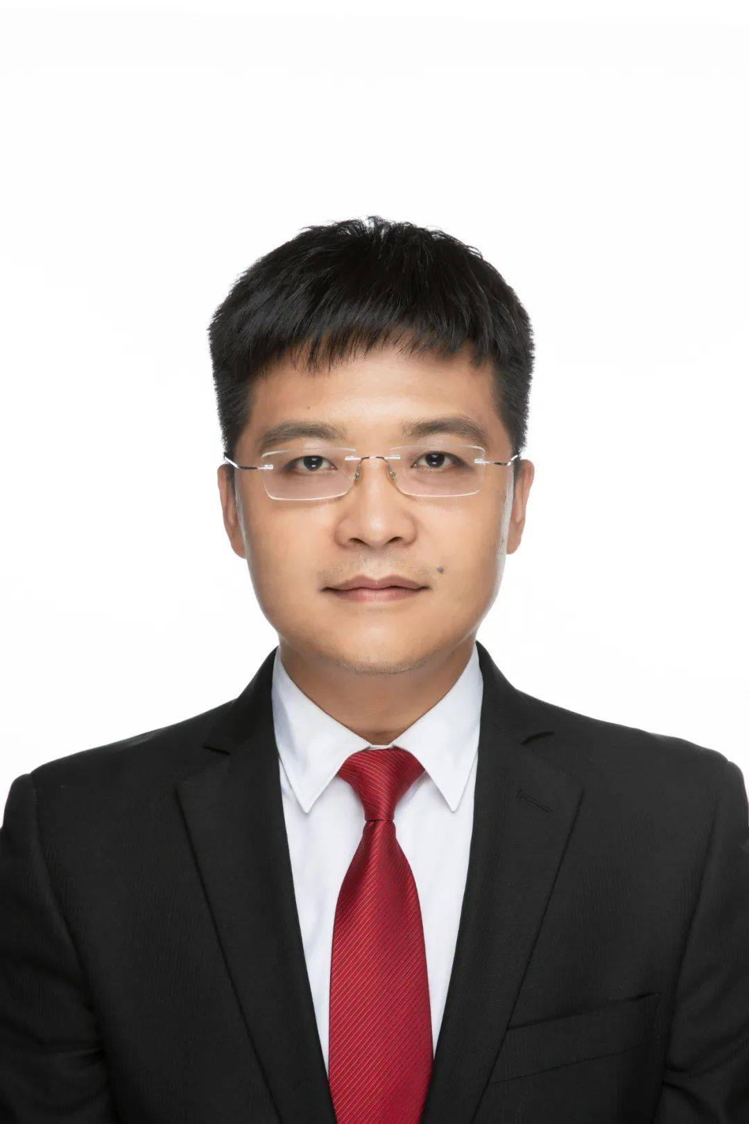 “90后”李睿华，履新职