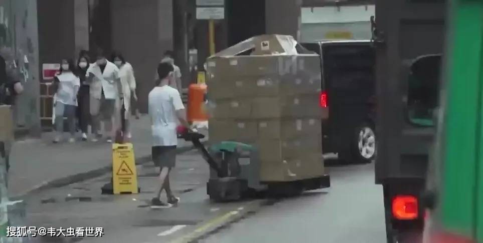 【视频】‌香港贫穷人口逾139万，贫穷线为5000港元。你怎么看？