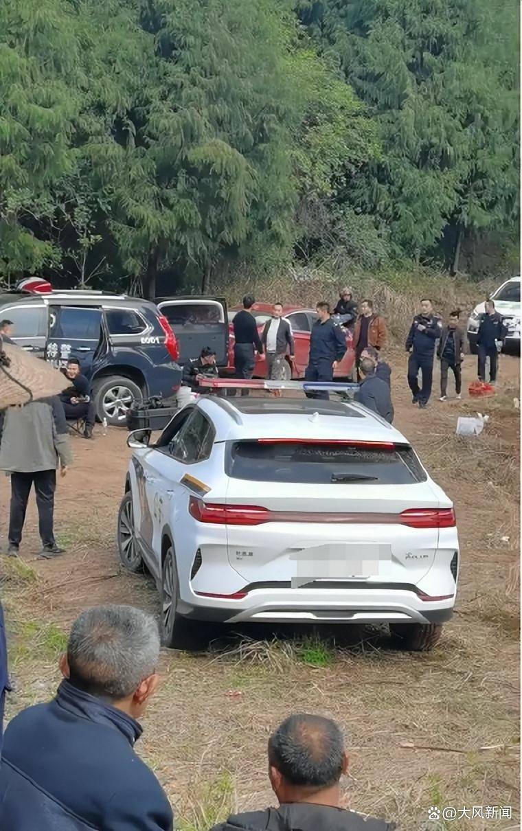 俩老太徒步翻山走亲戚回家途中失联，四川营山警方出动无人机警犬寻找