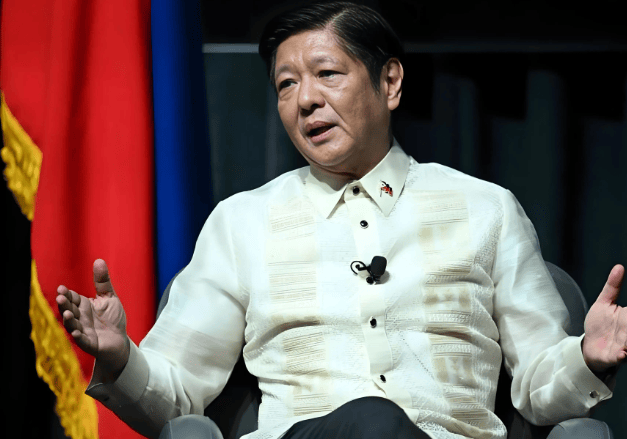 马科斯根本无法控制,菲民众冲上街头向政府示威,中使馆发出预警,黄溪连大使道别