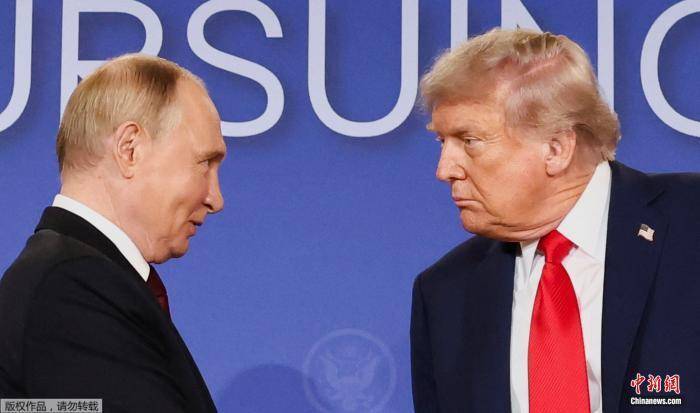 俄总统新闻秘书:普京愿与特朗普在莫斯科会晤,决定权在美方