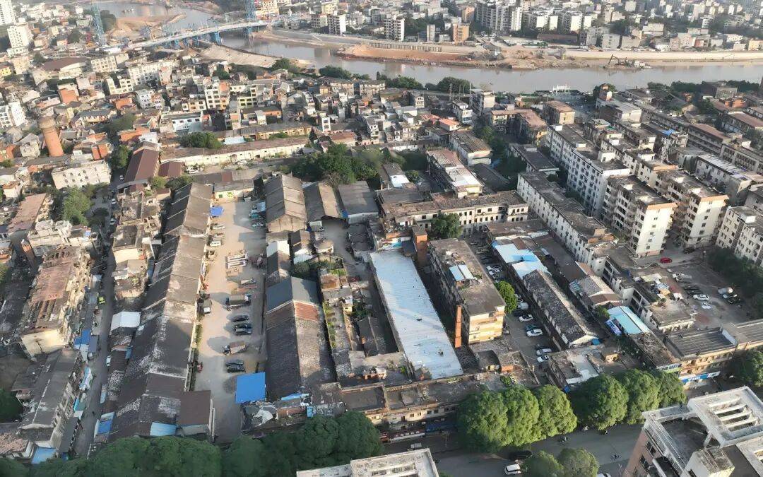 上大分！人民路上为人民