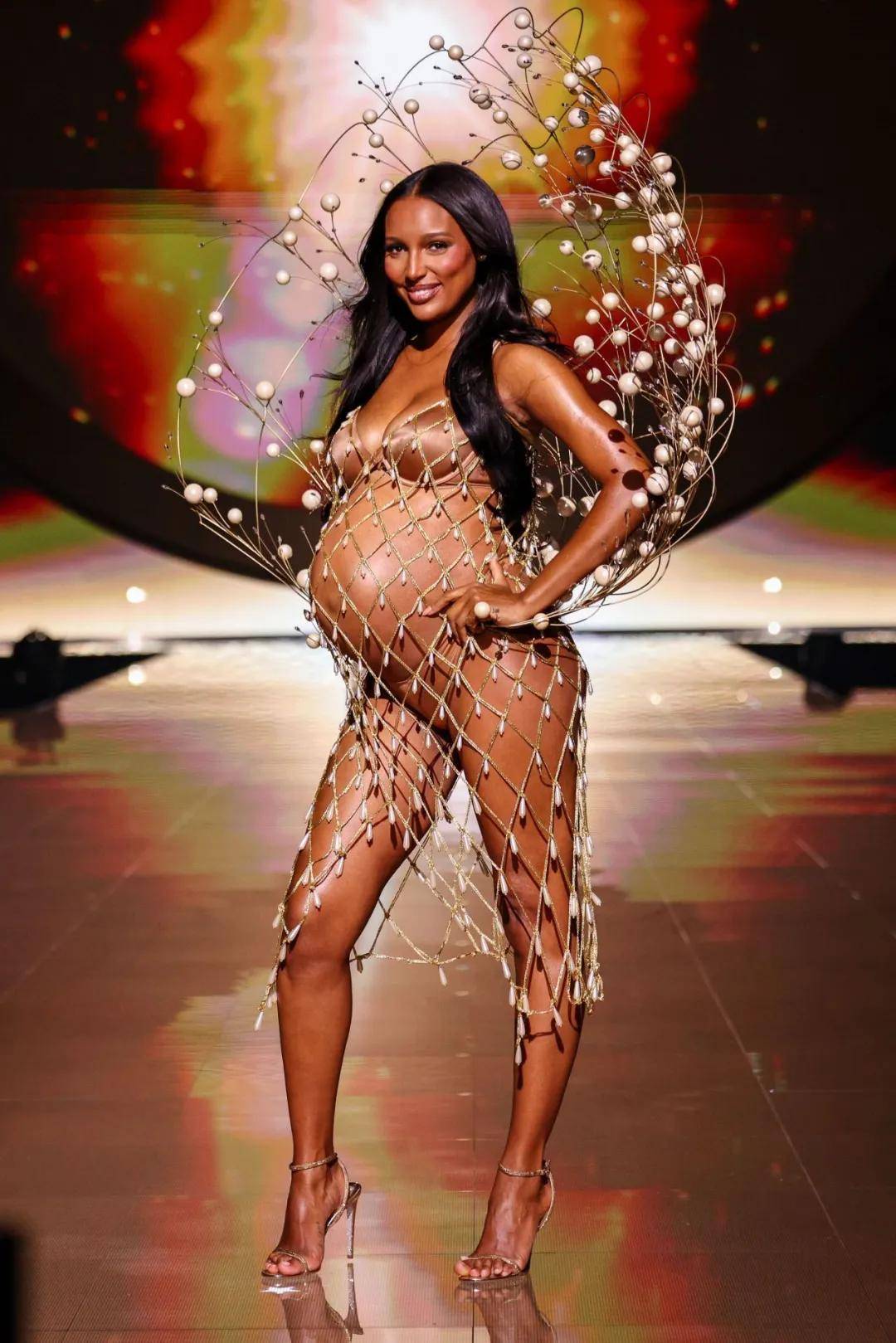 超模均龄30+、不要性感要多元，维秘秀还有新鲜感吗？