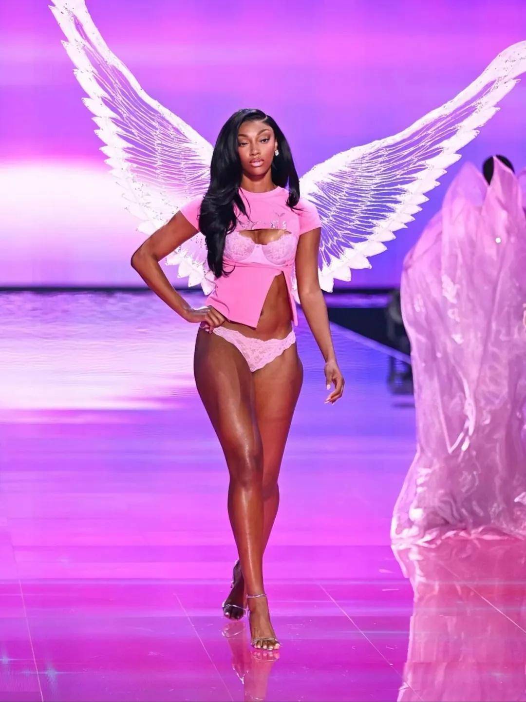 超模均龄30+、不要性感要多元，维秘秀还有新鲜感吗？