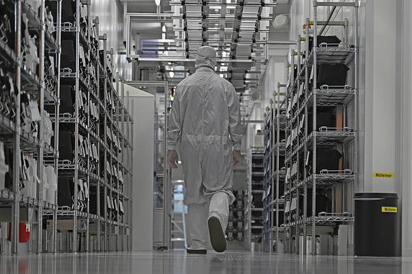 “德法支持欧盟对华贸易强硬,德国提议:考虑动用‘核选项’”