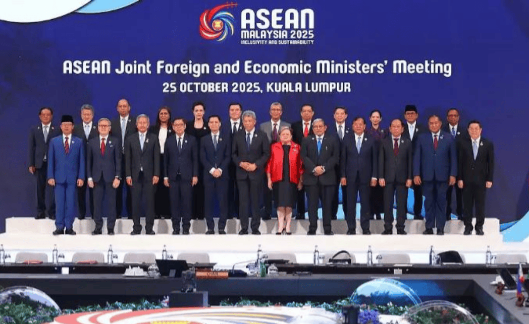 中国没白忙活,东盟传出两大好消息!菲律宾明年掌权也没资格说不