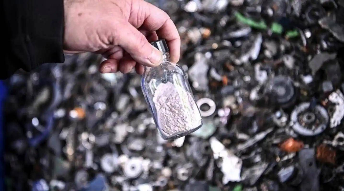 中美要握手言和了？欧盟立马变脸，突然给中国“戴高帽”，周四在布鲁塞尔不见不散！