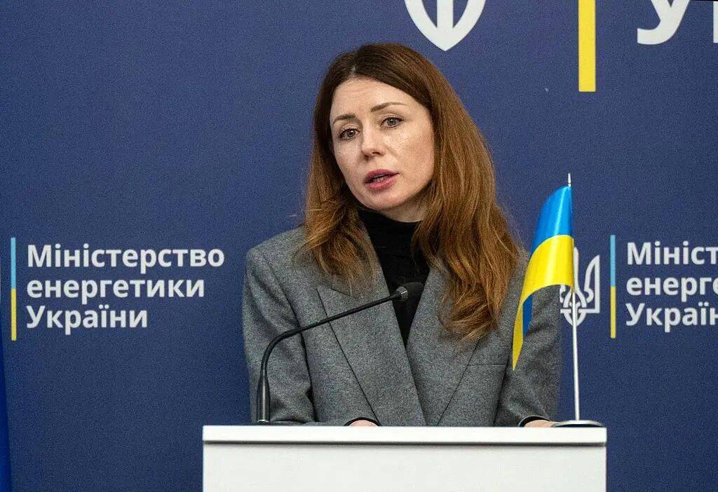 泽连斯基:绝对不可接受,司法部长和能源部长不能再待在他们的位子上了