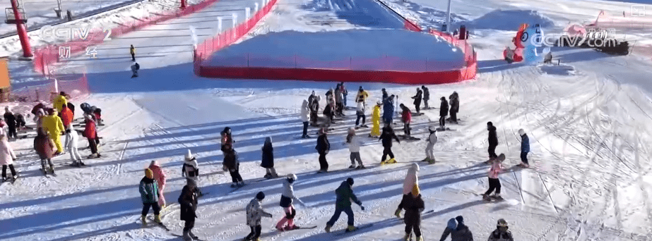 “冰雪游”“避寒游”点燃冬季文旅新热力 特色资源激活消费新场景