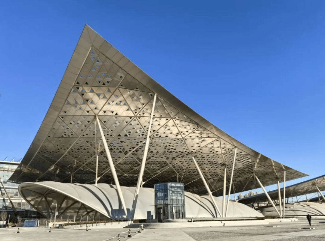 “冻”真格了!北京下周最低温降至冰点下;年底,北京将有八大火车站!北京5家医院试点“预住院”丨朝闻北京